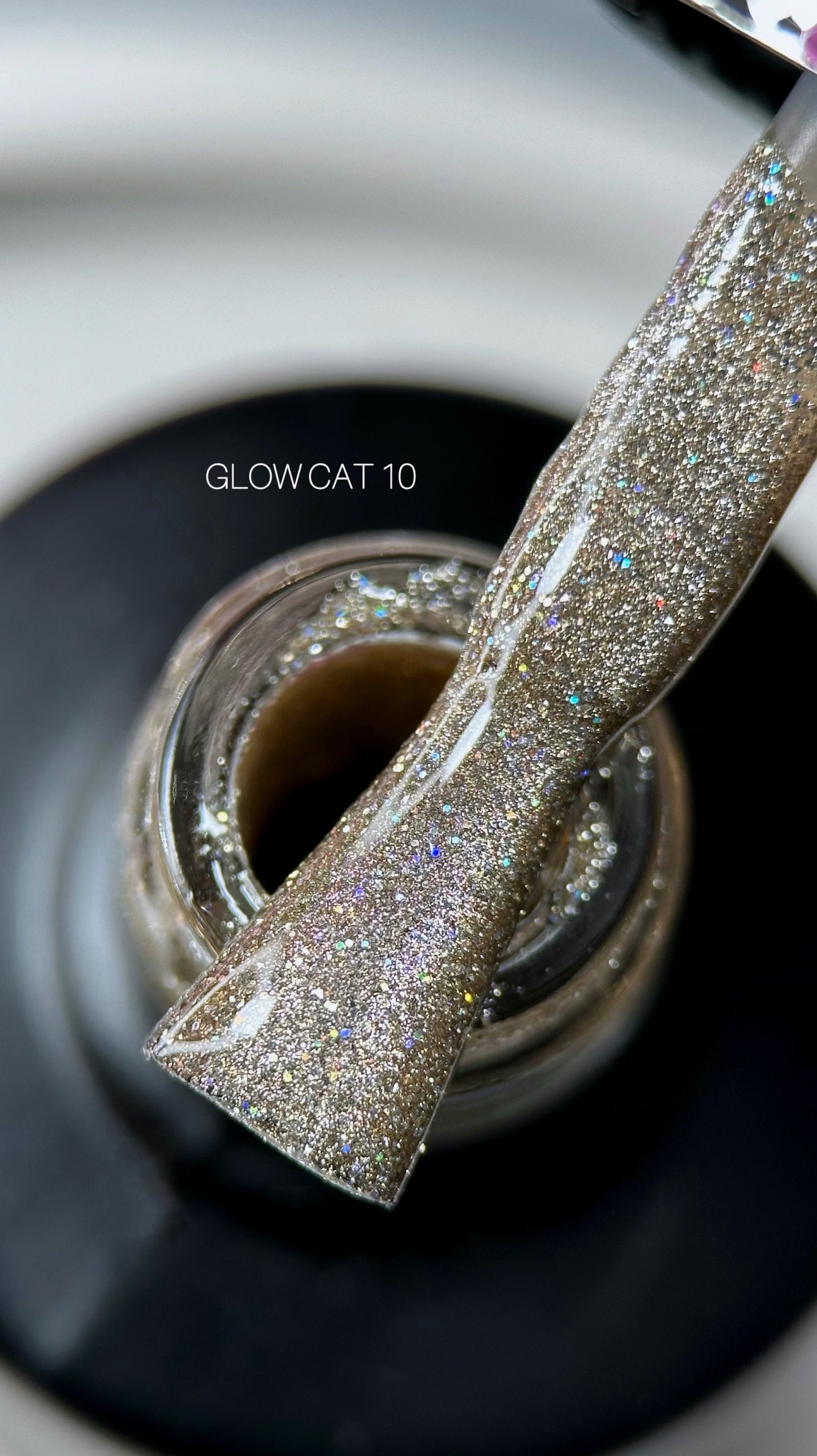 Gel Polish SAGA Professional GLOW CAT 10, 9ml