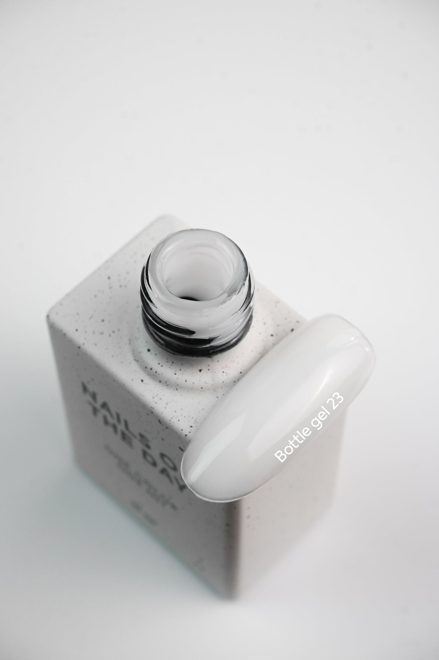 NAILSOFTHEDAY Bottle gel 23, 10 ml