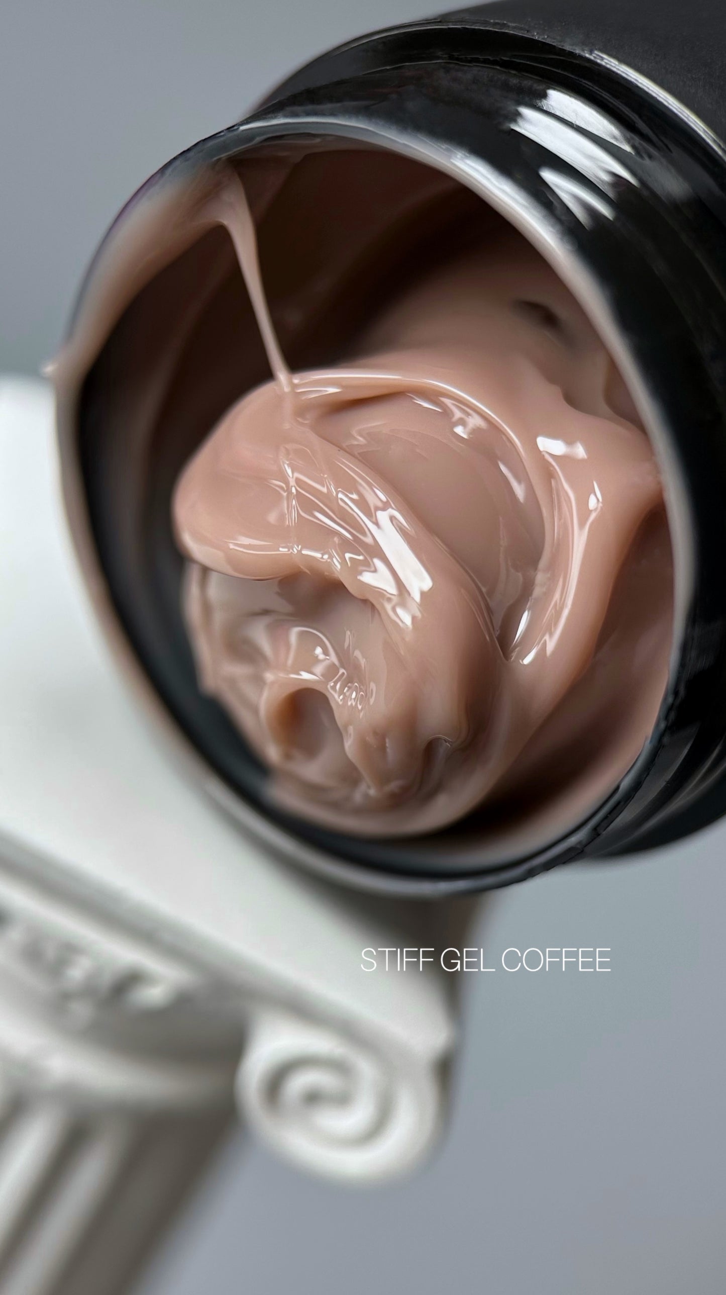 SAGA Professional Stiff Gel 05 Coffee, 13ml