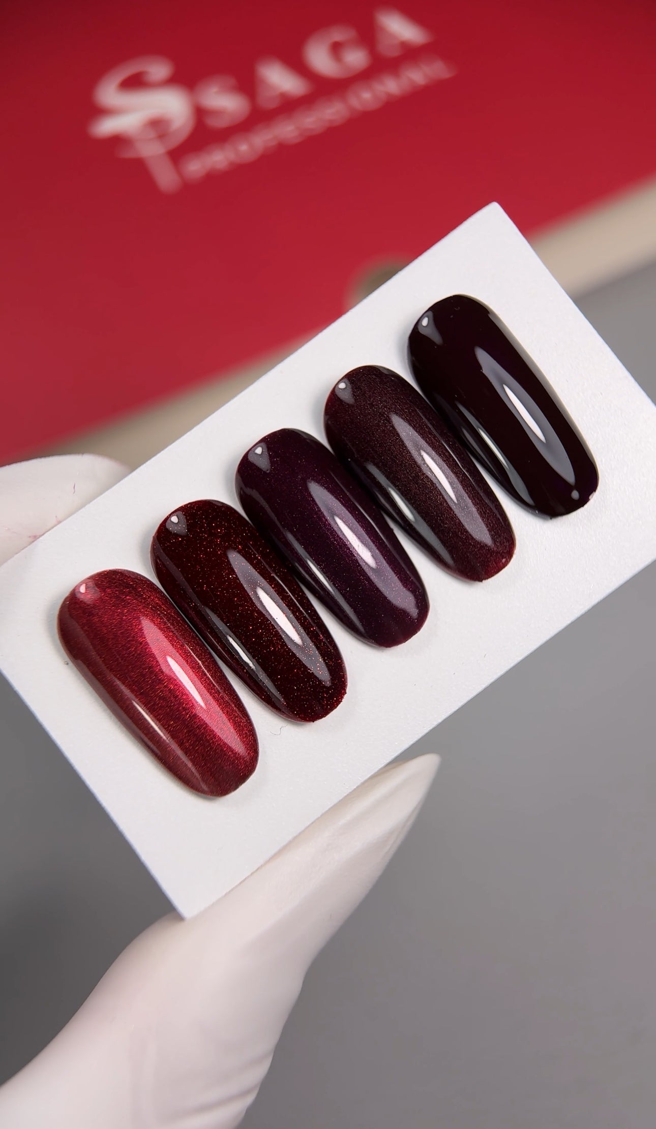 SAGA gel polish LOVE RED 02, 10ml